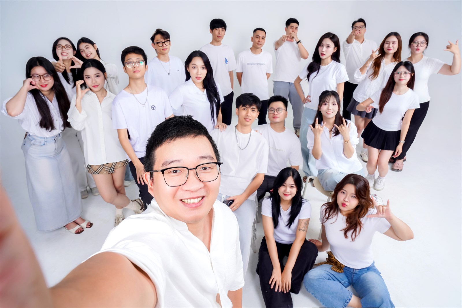 Đội ngũ MeVi Network - Trẻ trung, Sáng tạo & Đoàn kết